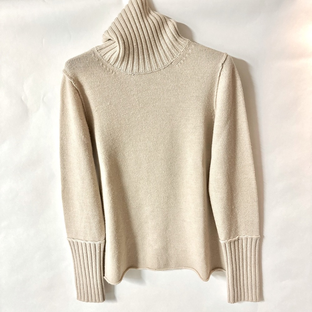 Banana Republic Extra fine merino wool turtleneck sweater. Ecru. Size XL.